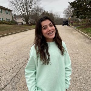 Meet your Posher, Hannah